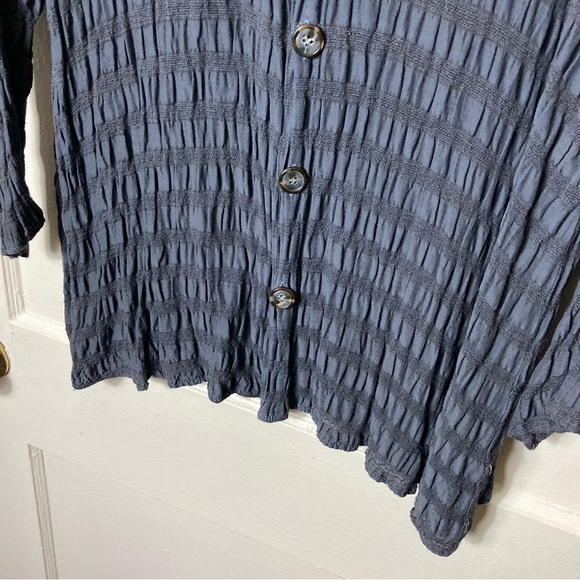 CP Shades gray crinkle texture long tunic button up womens L - Picture 4 of 9
